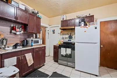 100 Montgomery Ave, Irvington, NJ 07111 - Photo 8