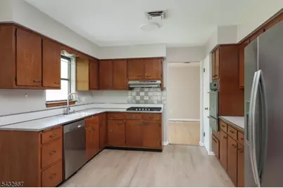 21 Saint Germain Dr, Clark Township, NJ 07066 - Photo 14