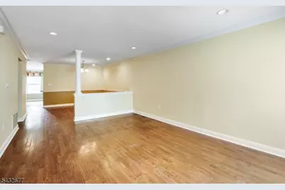 8 Hopkinson Ct Ondo, Bernards Township, NJ 07920 - Photo 4