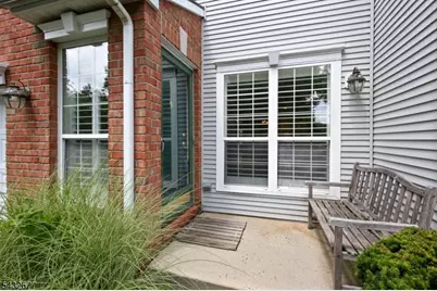 8 Hopkinson Ct Ondo, Bernards Township, NJ 07920 - Photo 2