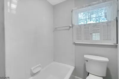 98 Vassar Dr, Paramus, NJ 07652 - Photo 12