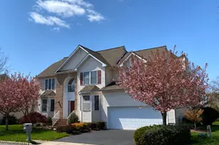 22 Muirhead Ct, Montgomery Township, NJ 08502 - Photo 2