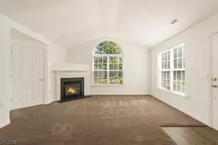 44 Chandler Ct, Hillsborough Township, NJ 08844 - Photo 4