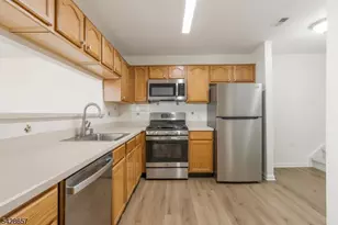 44 Chandler Ct, Hillsborough Township, NJ 08844 - Photo 10