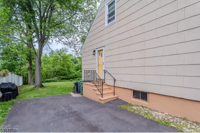 13 Independence Dr, Roselle, NJ 07203 - Photo 26
