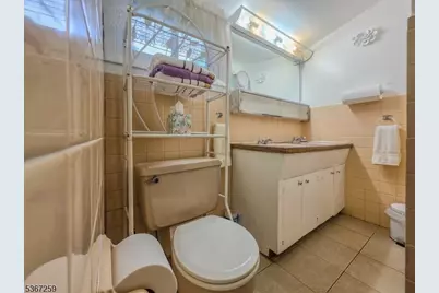 13 Independence Dr, Roselle, NJ 07203 - Photo 16