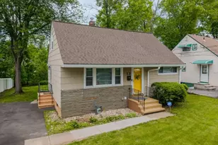 13 Independence Dr, Roselle, NJ 07203 - Photo 2
