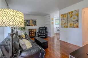 13 Independence Dr, Roselle, NJ 07203 - Photo 6