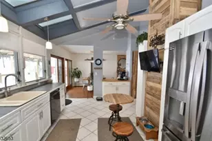27 Grandview Ave, Jefferson Township, NJ 07460 - Photo 6
