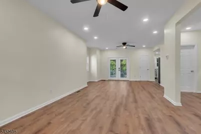 310 Summer St, Clifton, NJ 07011 - Photo 6