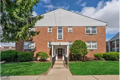 565 Grove St Unit E #10, Clifton, NJ 07013 - Photo 2