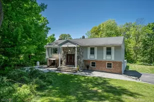 14 Lounsberry Hollow Rd, Vernon, NJ 07461 - Photo 1