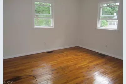 165 S Maryland Ave, Jefferson Township, NJ 07849 - Photo 6