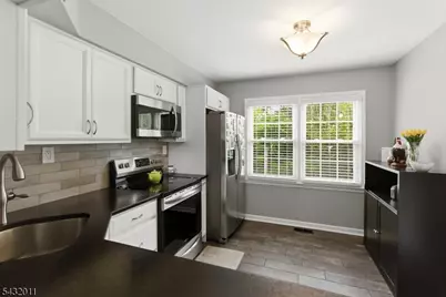 712 Marlborough Common, Hillsborough Township, NJ 08844 - Photo 6
