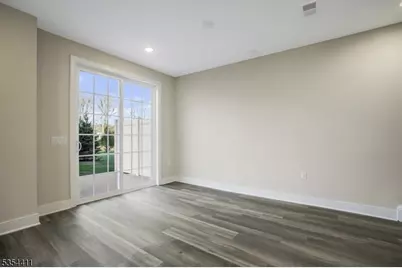 102 Honeysuckle Ln, Warren Township, NJ 07059 - Photo 16