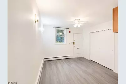197 Orchard Street #197, East Rutherford, NJ 07073 - Photo 4
