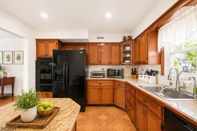 188 Kerrigan Blvd, Newark, NJ 07106 - Photo 14