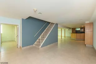 104 Shrewsbury Dr, Livingston, NJ 07039 - Photo 32