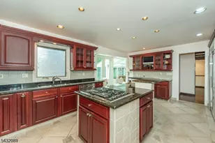 104 Shrewsbury Dr, Livingston, NJ 07039 - Photo 18