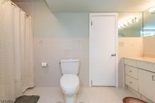 104 Shrewsbury Dr, Livingston, NJ 07039 - Photo 38