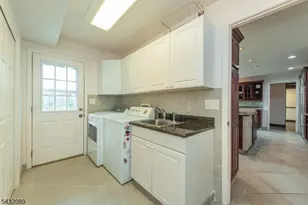 104 Shrewsbury Dr, Livingston, NJ 07039 - Photo 20