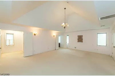 104 Shrewsbury Dr, Livingston, NJ 07039 - Photo 24