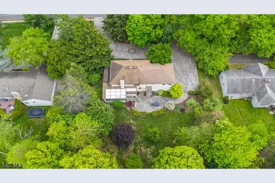104 Shrewsbury Dr, Livingston, NJ 07039 - Photo 42