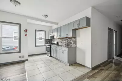 143 Valley Rd Unit #1R, Montclair, NJ 07042 - Photo 6