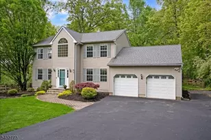 4 Pembrook Ct, Liberty Township, NJ 07838 - Photo 2