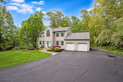 4 Pembrook Ct, Liberty Township, NJ 07838 - Photo 2