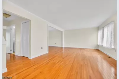 39 Balsam Ct, Hillsborough Township, NJ 08844 - Photo 8