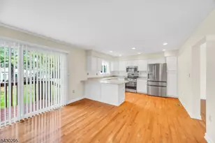 39 Balsam Ct, Hillsborough Township, NJ 08844 - Photo 16
