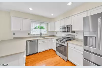 39 Balsam Ct, Hillsborough Township, NJ 08844 - Photo 14