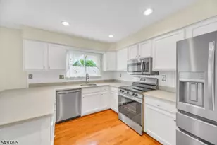 39 Balsam Ct, Hillsborough Township, NJ 08844 - Photo 14