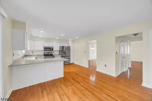 39 Balsam Ct, Hillsborough Township, NJ 08844 - Photo 12