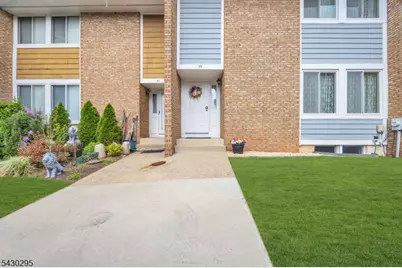 39 Balsam Ct, Hillsborough Township, NJ 08844 - Photo 1