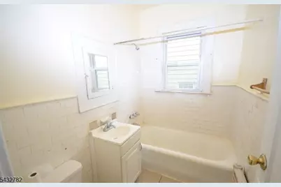 30 Goodwin Ave, Newark, NJ 07112 - Photo 8