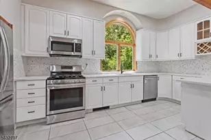 17 Hickory Dr, Oakland, NJ 07436 - Photo 8
