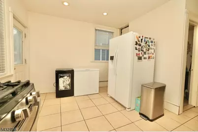 566 Highland Ave, Newark, NJ 07104 - Photo 18