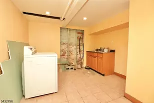 566 Highland Ave, Newark, NJ 07104 - Photo 30