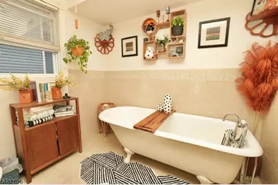566 Highland Ave, Newark, NJ 07104 - Photo 24