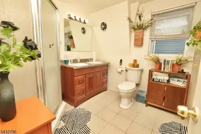 566 Highland Ave, Newark, NJ 07104 - Photo 26