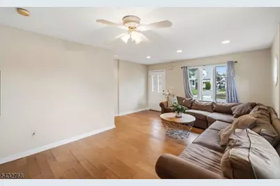 72 Forest Ave, Hawthorne, NJ 07506 - Photo 10