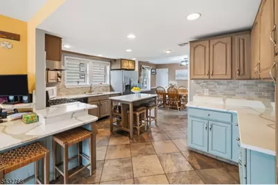 72 Forest Ave, Hawthorne, NJ 07506 - Photo 6