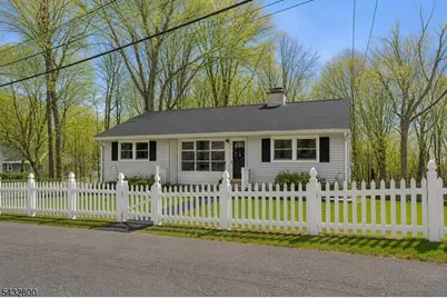 3 Castle Rock Rd, Jefferson Township, NJ 07849 - Photo 1