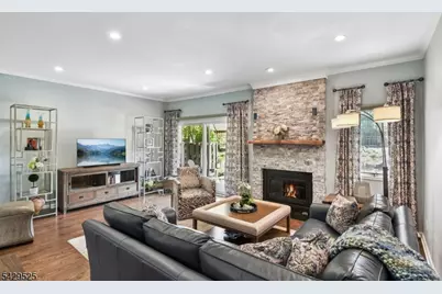 234 Norwich Ct, Madison, NJ 07940 - Photo 8