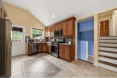 22 Federal Hill Rd, Pompton Lakes, NJ 07442 - Photo 12