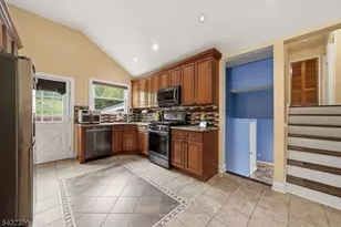 22 Federal Hill Rd, Pompton Lakes, NJ 07442 - Photo 12