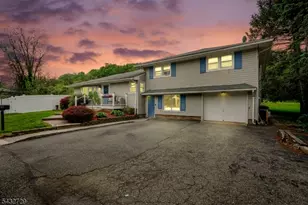 22 Federal Hill Rd, Pompton Lakes, NJ 07442 - Photo 2