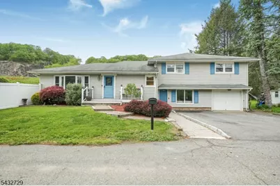 22 Federal Hill Rd, Pompton Lakes, NJ 07442 - Photo 1